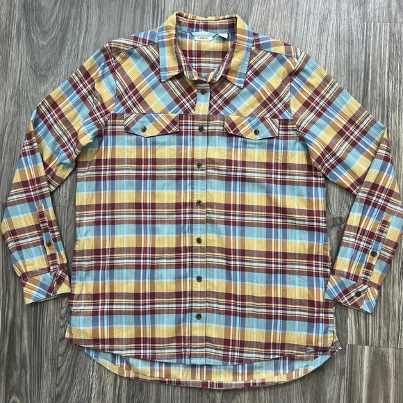 L.L. Bean Oversized Plaid Brushed Flannel Button Down Shirt Pockets Size Medium - Picture 1 of 7